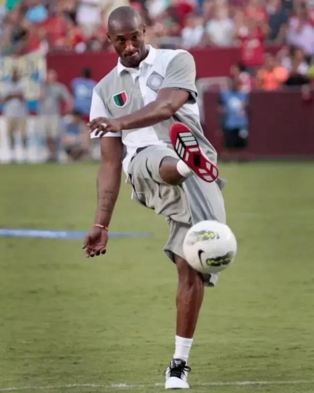 乐高推出1：1世界杯官方奖杯模型，售价为199.99美元