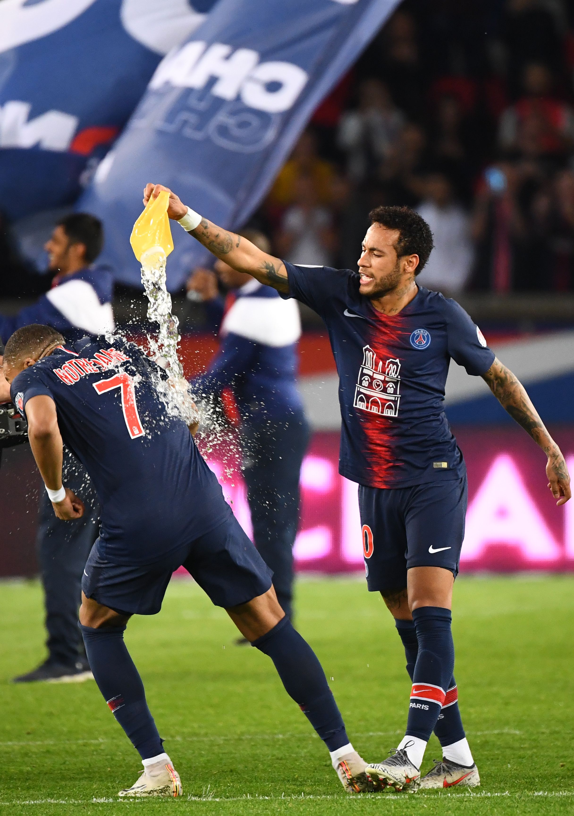 英超积分榜：利物浦连败后跌至第11，蓝军曼城分列二三位（英超榜单更新：利物浦连败滑至第11，切尔西、曼城分居二三位）