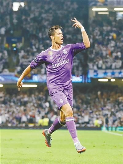 里尔主帅：首次见到一个点球主罚三次，我们战胜了欧联夺冠热门（里尔主帅：生平首次见同一粒点球连罚三次，我们力克欧联杯夺冠热门）