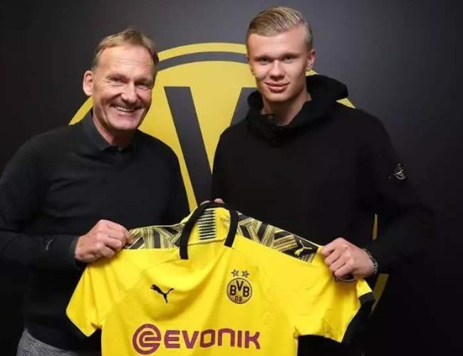 英超夺冠赔率更新：维拉冲至并列第三，阿森纳稳居第一（英超冠军赔率最新榜：阿森纳稳居榜首，维拉跃升至并列第三）