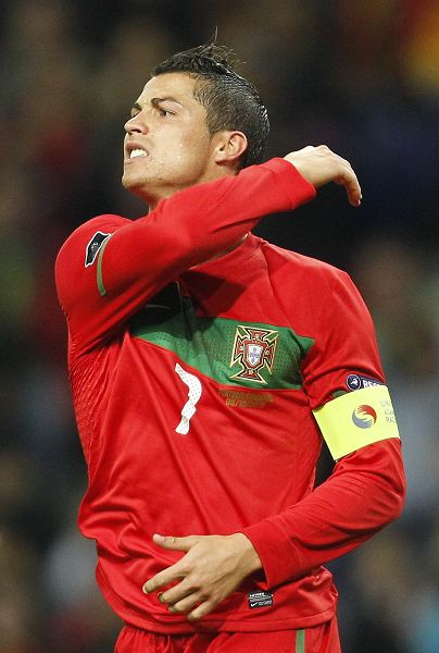 狼队防线改善主场迎战曼联，英超对决比分或1-1、2-2