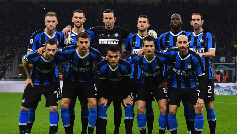 中超赛场争议判罚：VAR判罚引发讨论,（中超争议判罚再起：VAR介入引发热议）