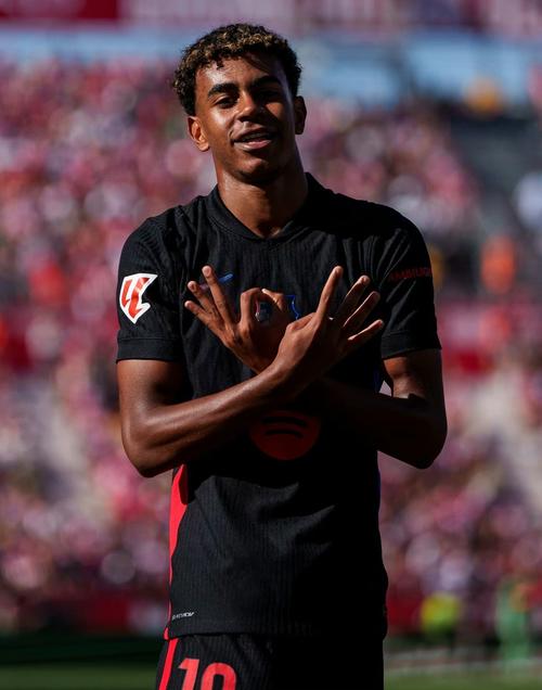 老鹰首节轰41分，杰伦·约翰逊单节6助攻追平生涯纪录