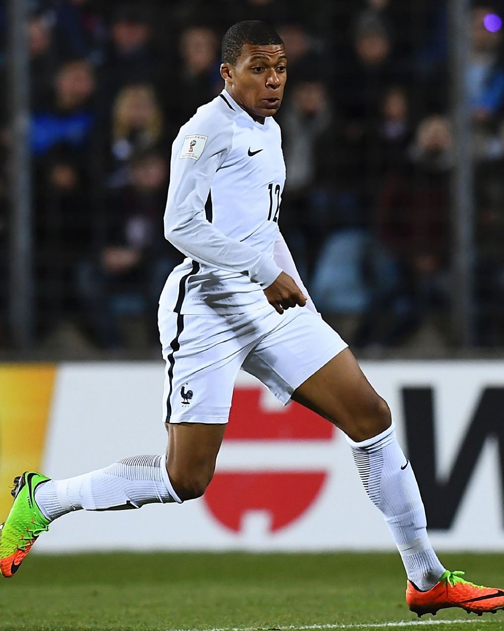 没有退路！申花亚精英最后3轮至少赢下2场，才会有晋级可能（无路可退！申花亚精英末三轮至少取两胜才有望晋级）